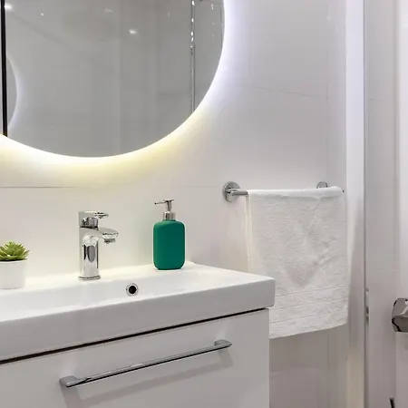 Precioso Cerca De Bilbao Exhibition Center -bec-, Bilbao Y Playas *